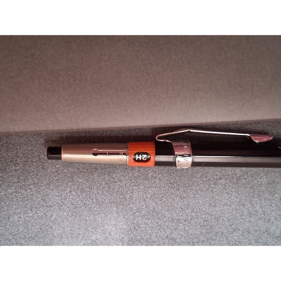 Vintage Pentel PMG 0.3mm Mechanical Pencil - Picture 3 of 6